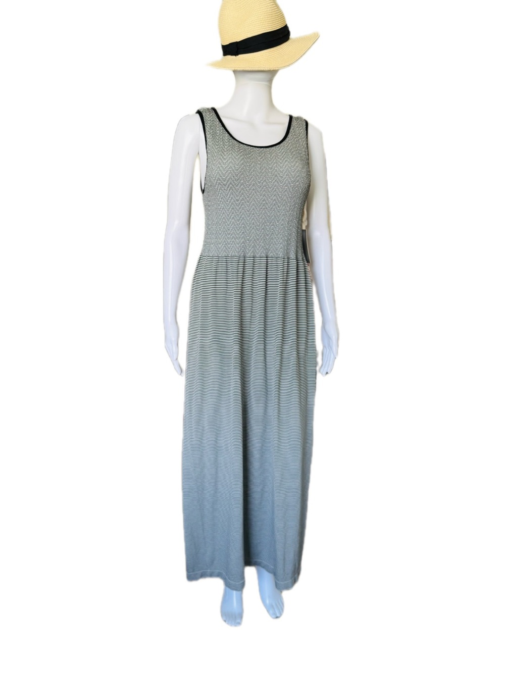 Sleeveless Ombre Striped Maxi Dress with Scoop Neck